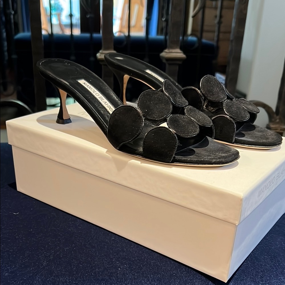 Manolo Blahnik Black suede kitten heel mules with Haribal Design size 38